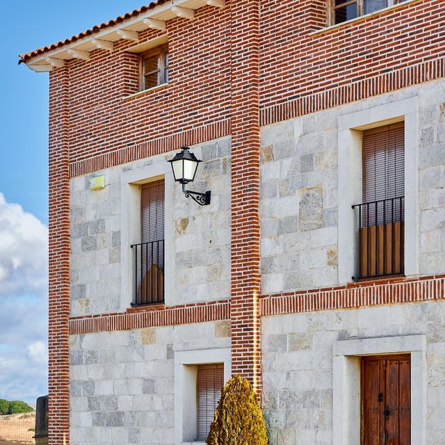 Bodega Valtoñar outdoor lamp